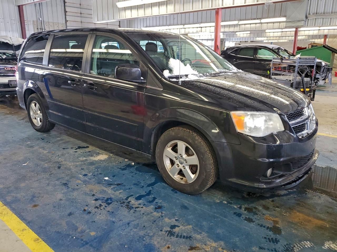 Dodge Caravan Crew Image 3