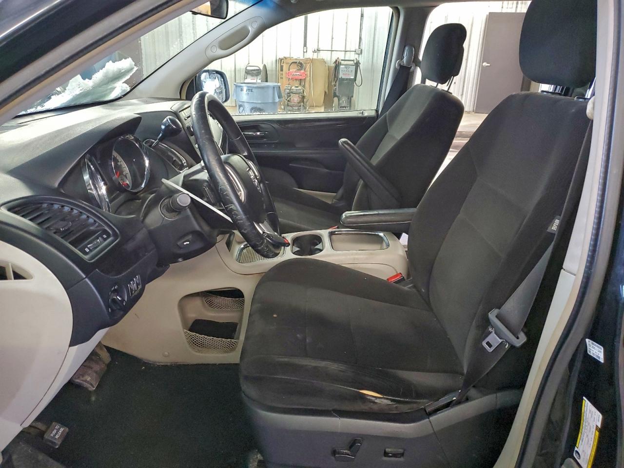 Dodge Caravan Crew Image 4