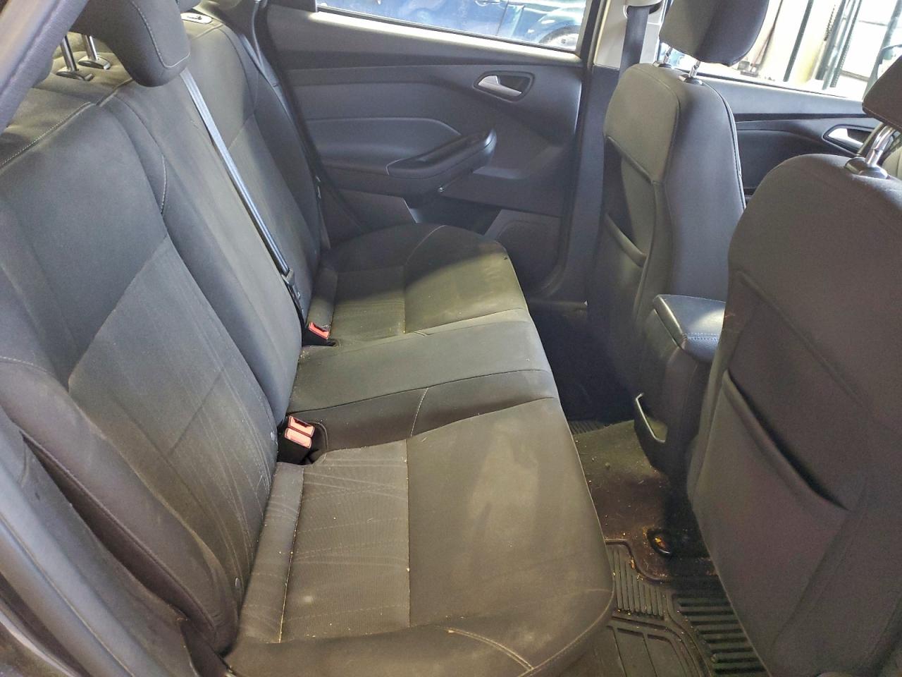 Ford Focus Se Image 12