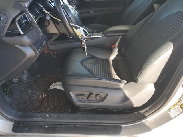 Toyota Camry L Image 11