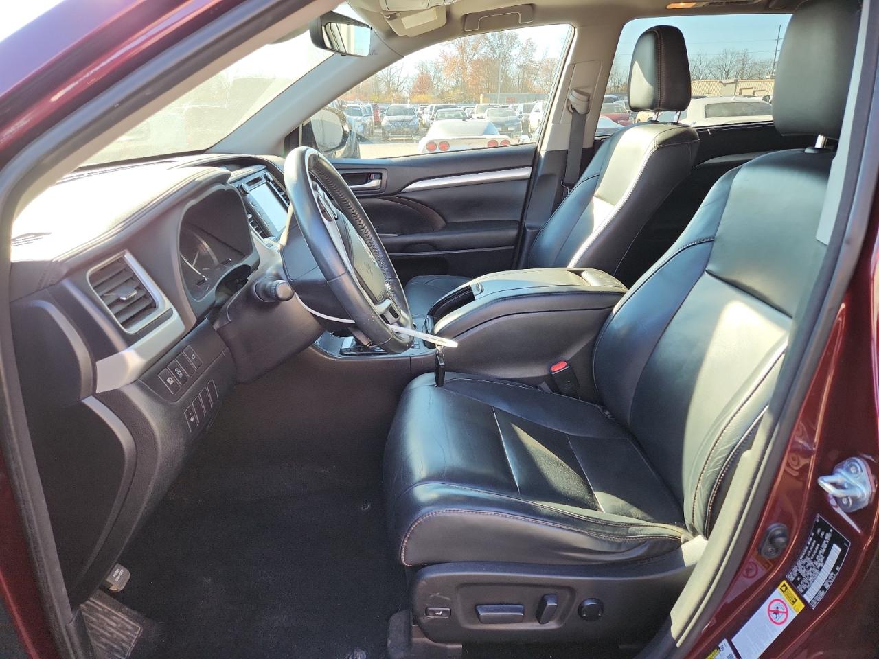 Toyota Highlander Se Image 11