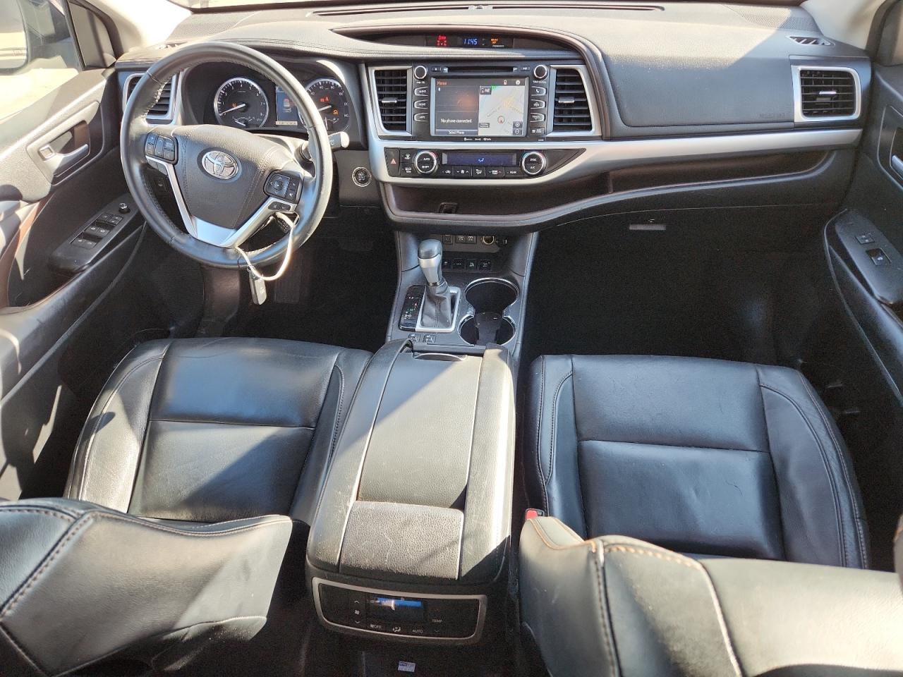 Toyota Highlander Se Image 7