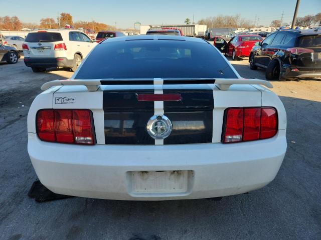 Ford Mustang Image 12