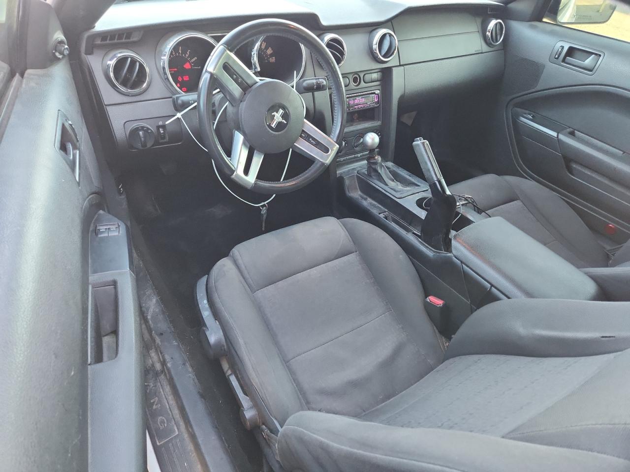 Ford Mustang Image 5