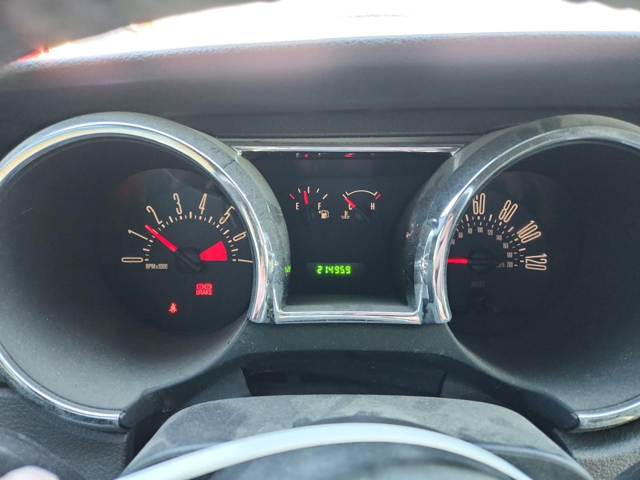 Ford Mustang Image 10