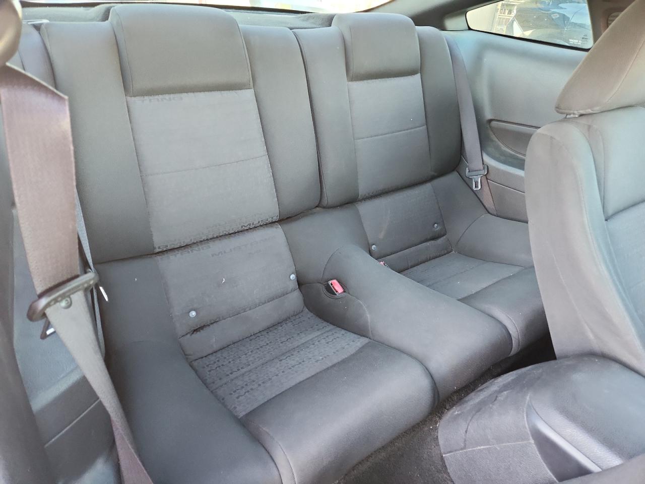 Ford Mustang Image 7