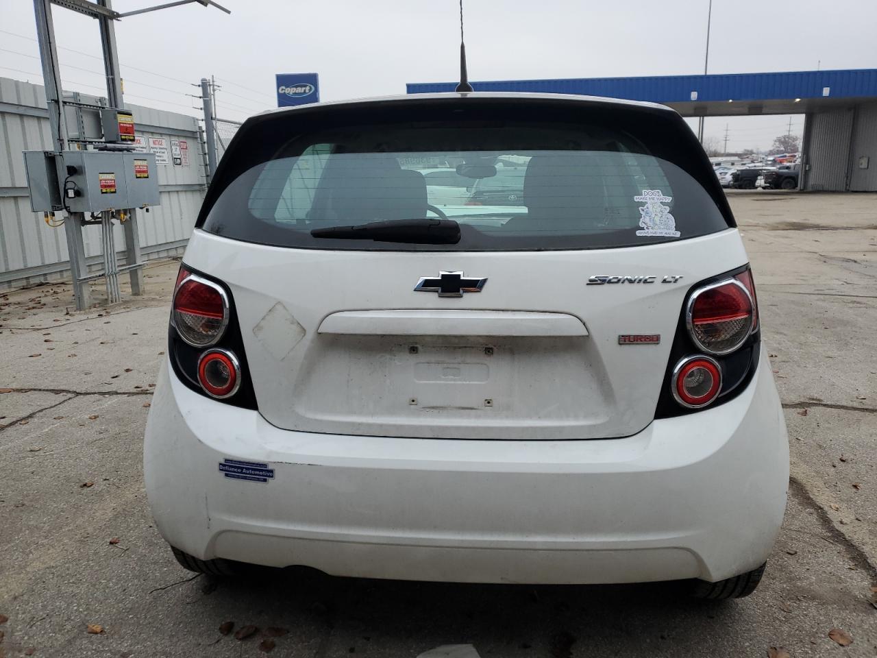 Chevrolet Sonic Lt Image 9