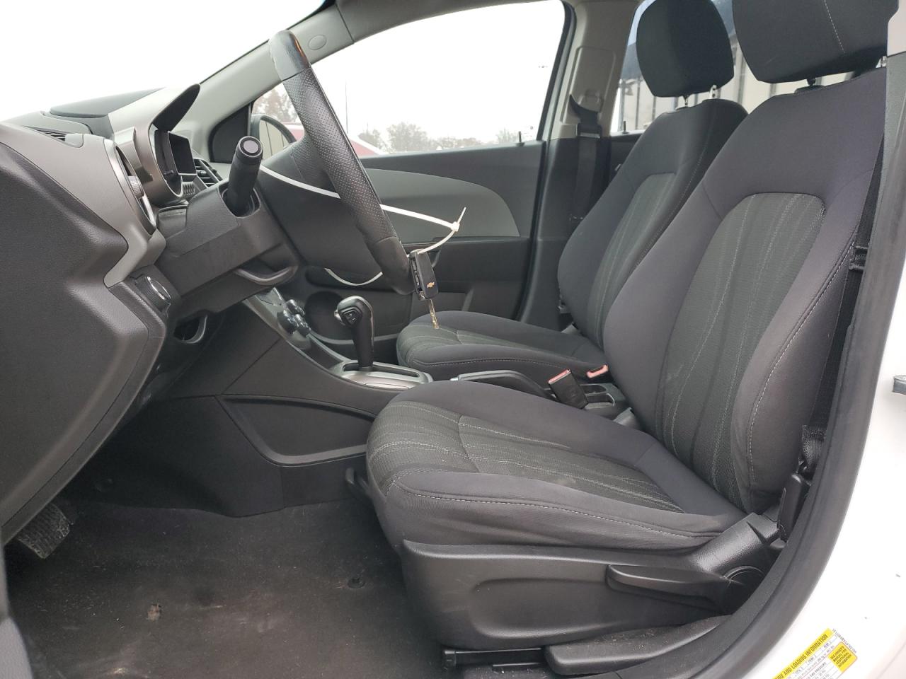 Chevrolet Sonic Lt Image 11