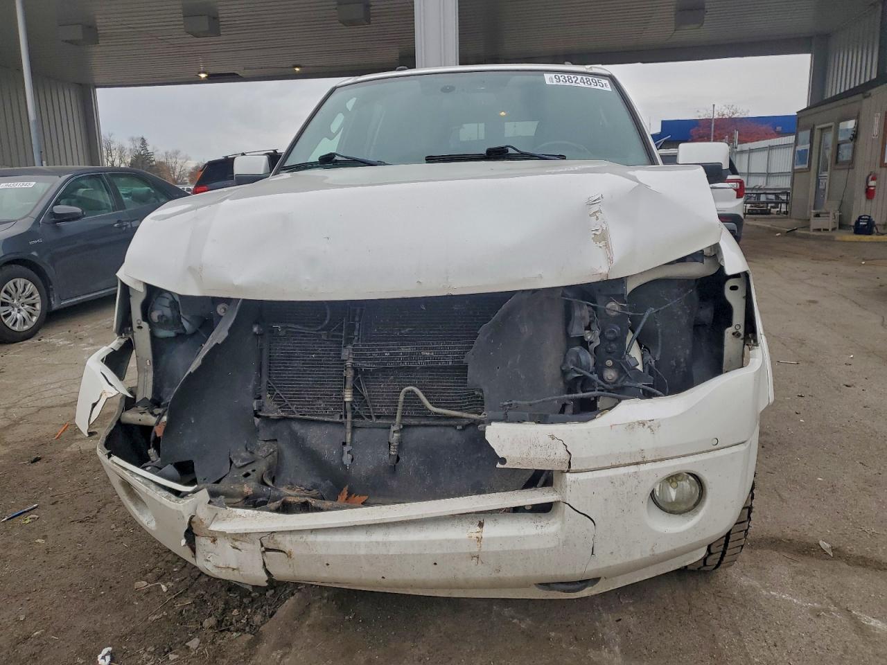 Ford Expedition El Limited Image 8