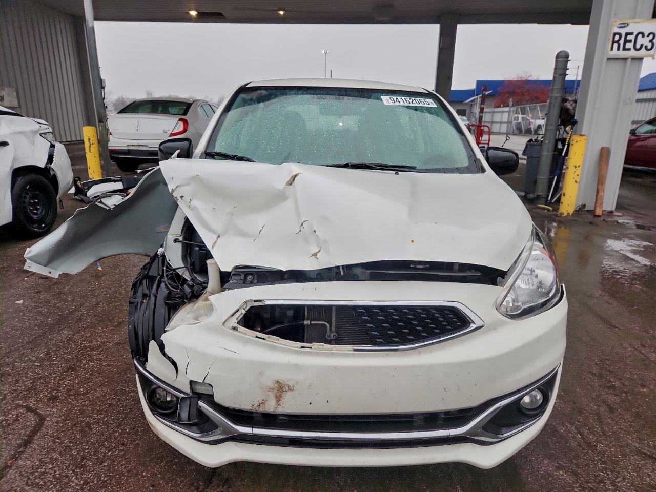 Mitsubishi Mirage Le Image 4