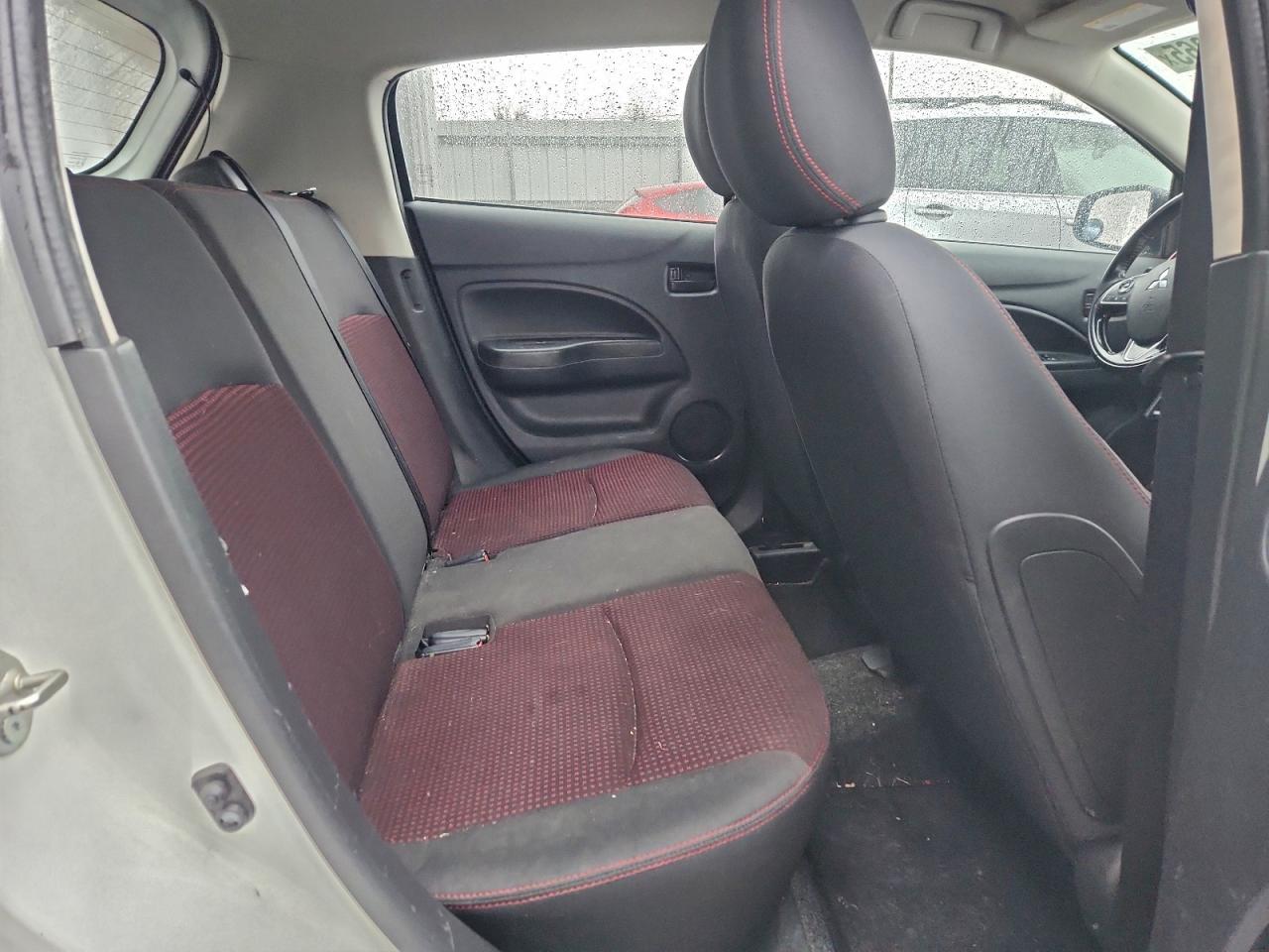 Mitsubishi Mirage Le Image 9