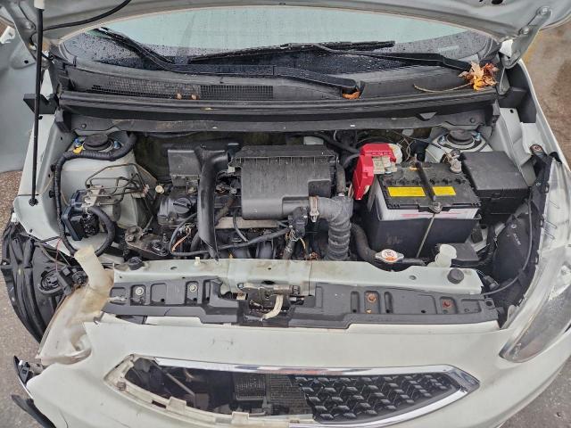 Mitsubishi Mirage Le Image 11