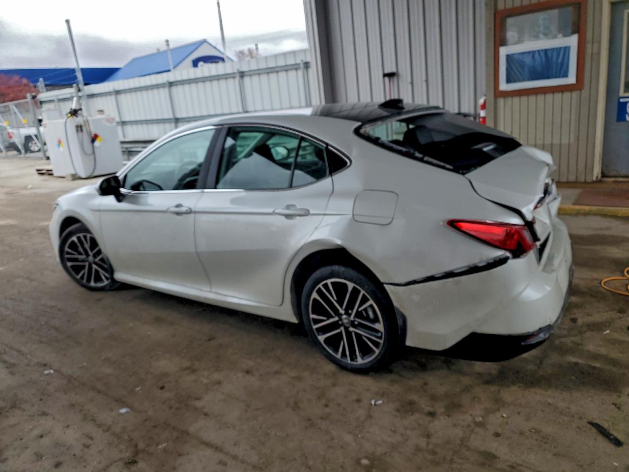 Toyota Camry Xse Image 2