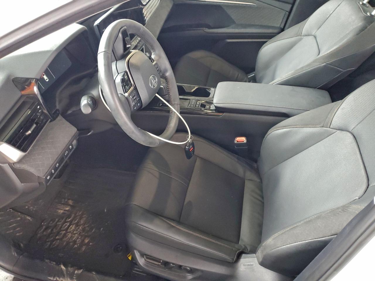 Toyota Camry Xse Image 13