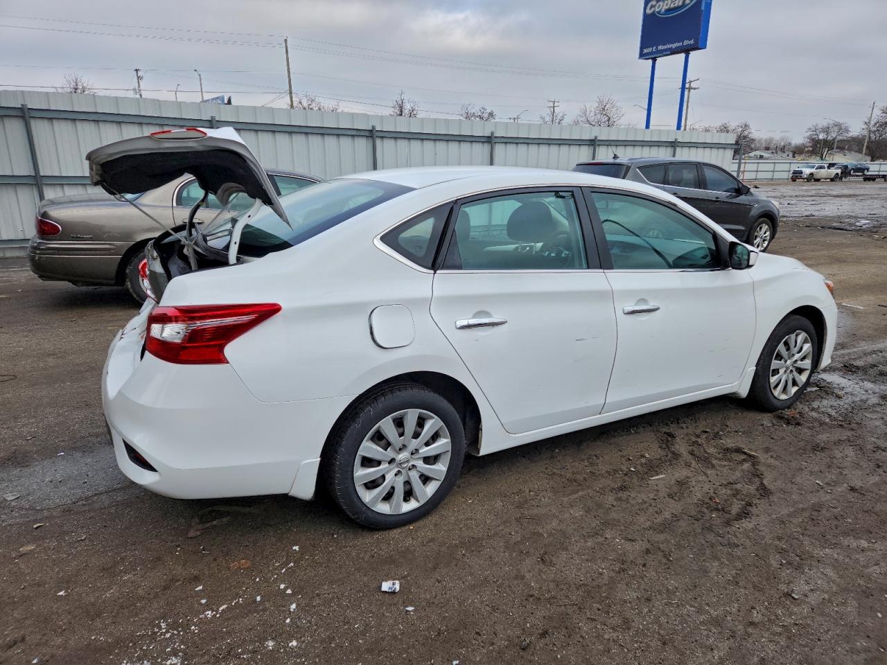 Nissan Sentra S Image 4