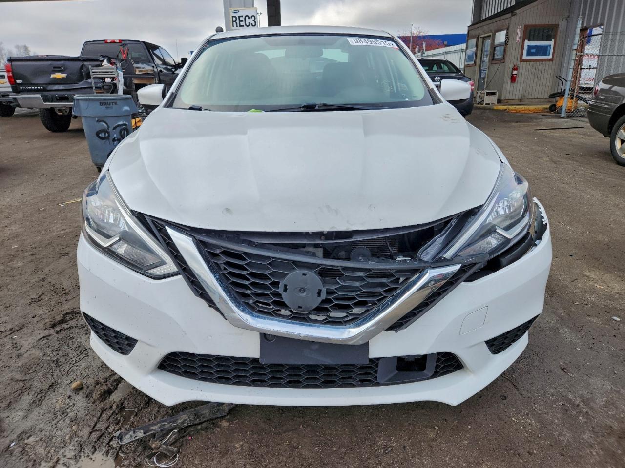 Nissan Sentra S Image 8