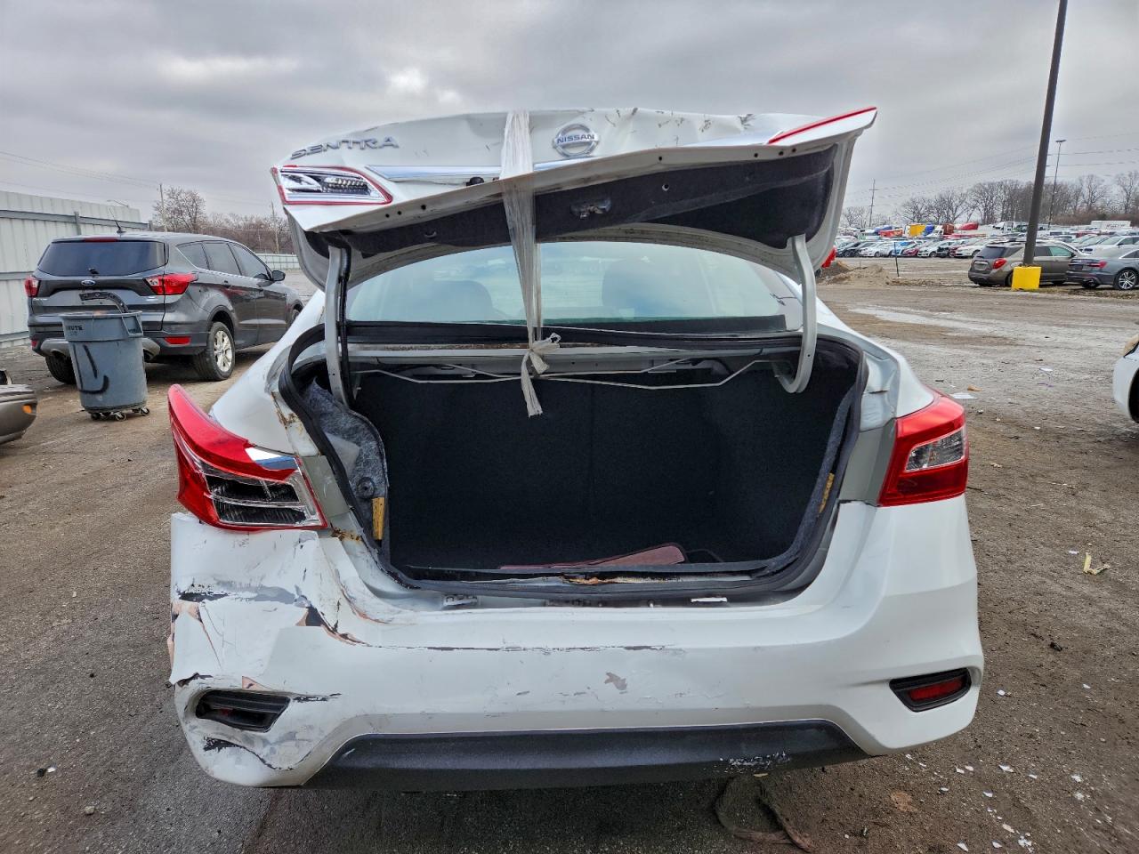 Nissan Sentra S Image 9