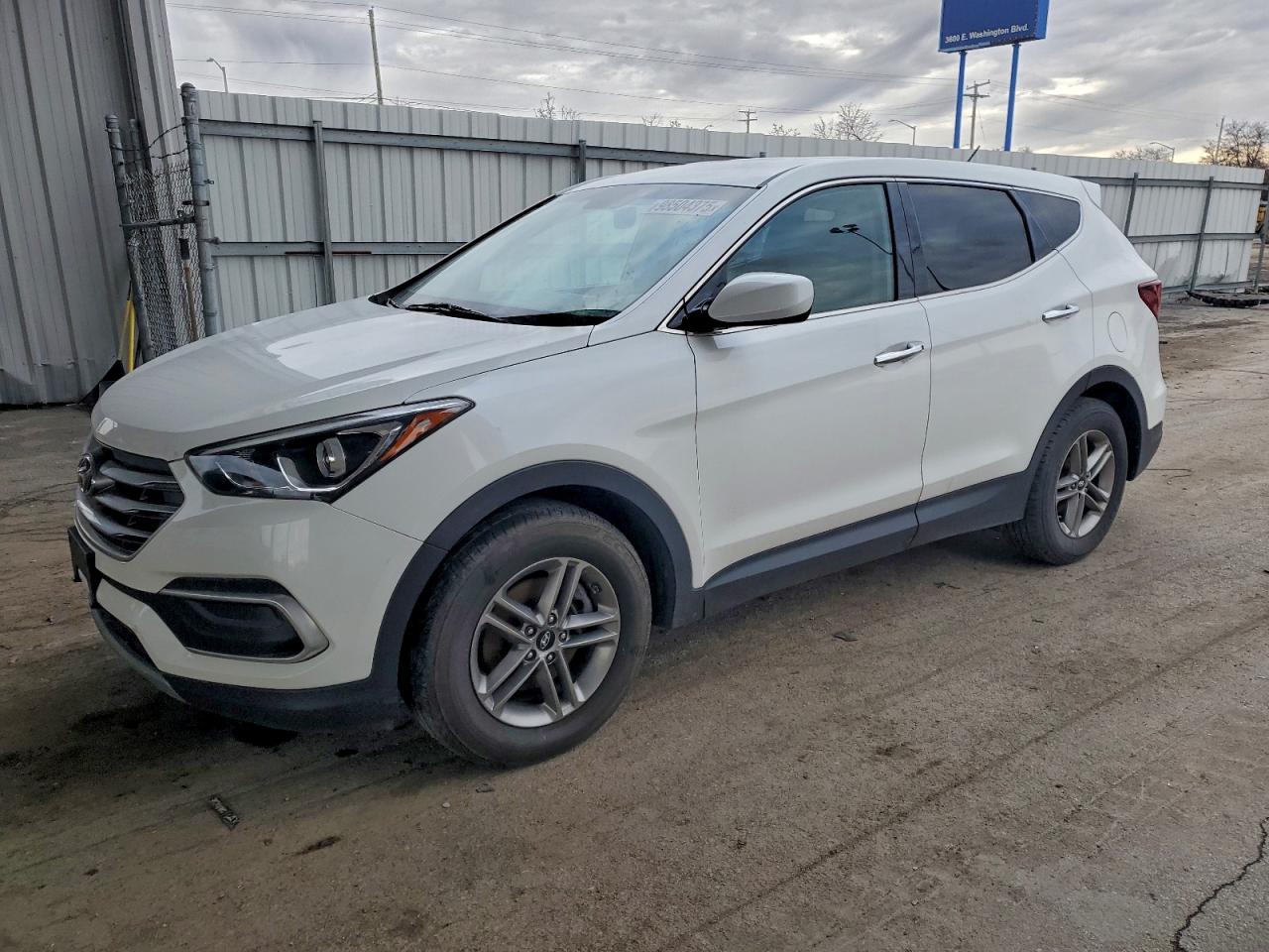 Hyundai SANTA FE Image 1
