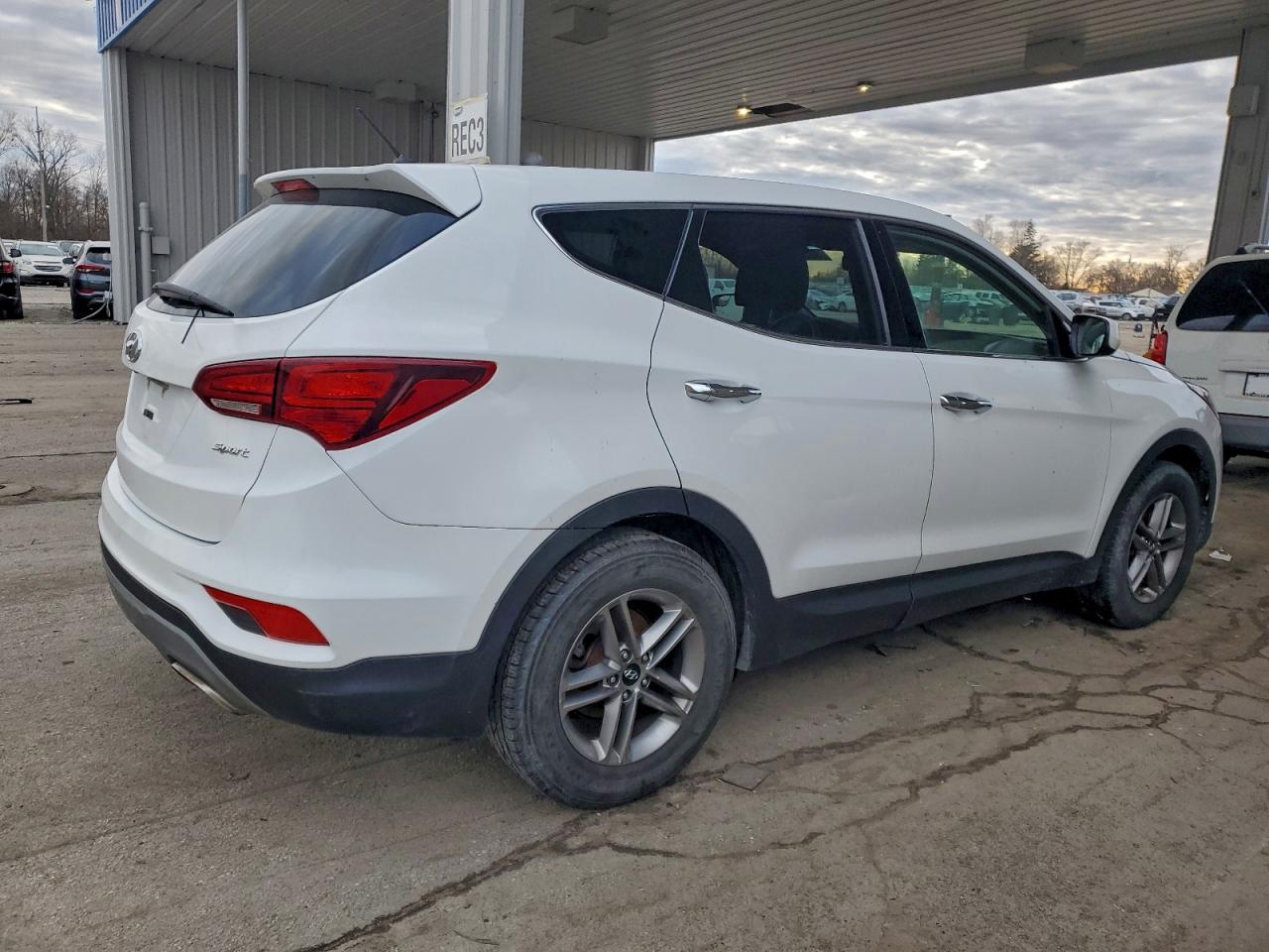 Hyundai SANTA FE Image 9