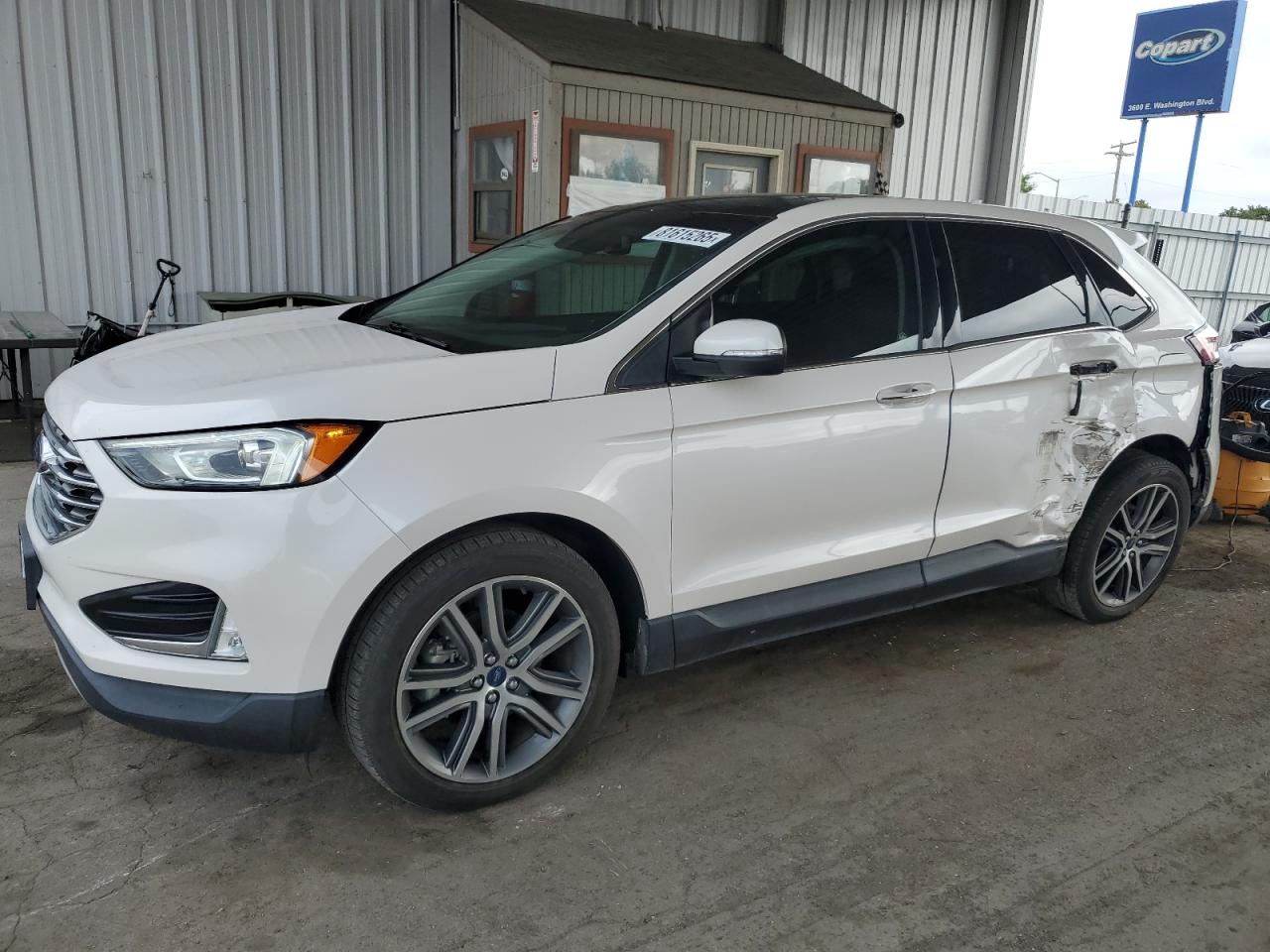 Ford Edge Titanium Image 1