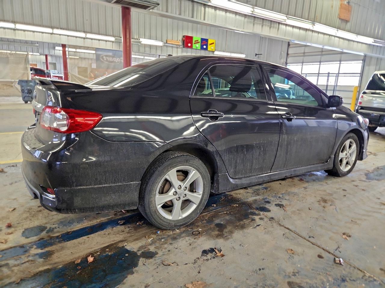 Toyota Corolla Base Image 3