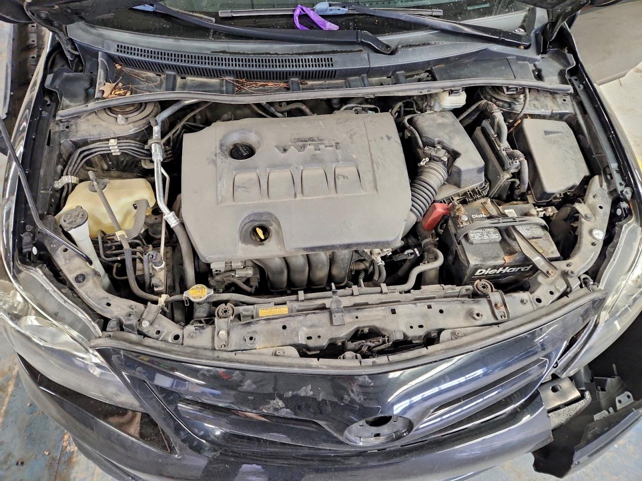 Toyota Corolla Base Image 10