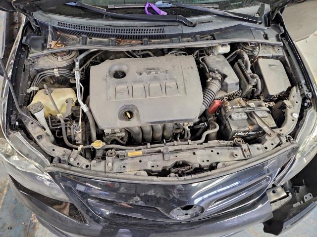 Toyota Corolla Base Image 10