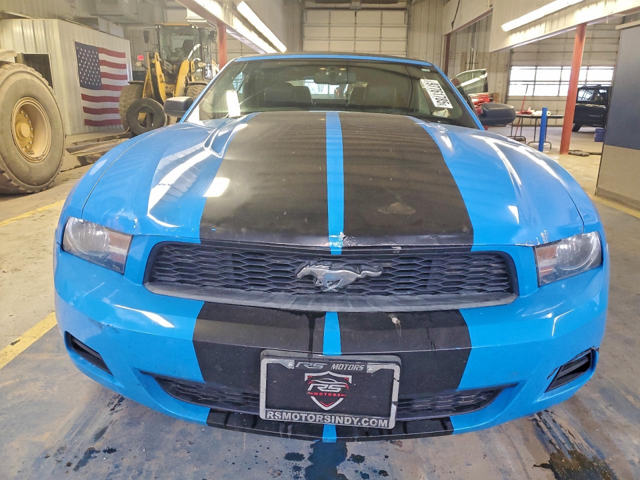 Ford Mustang Image 6