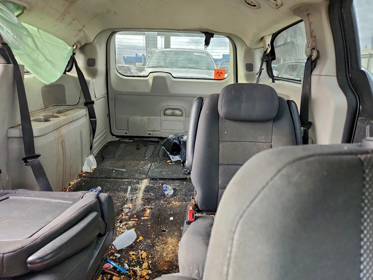 Dodge Caravan Sxt Image 3