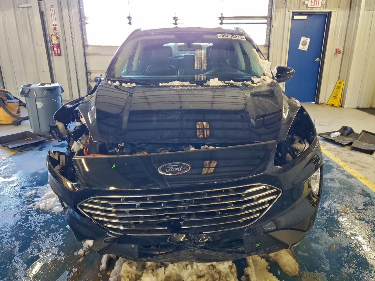 Ford Escape Titanium Image 12