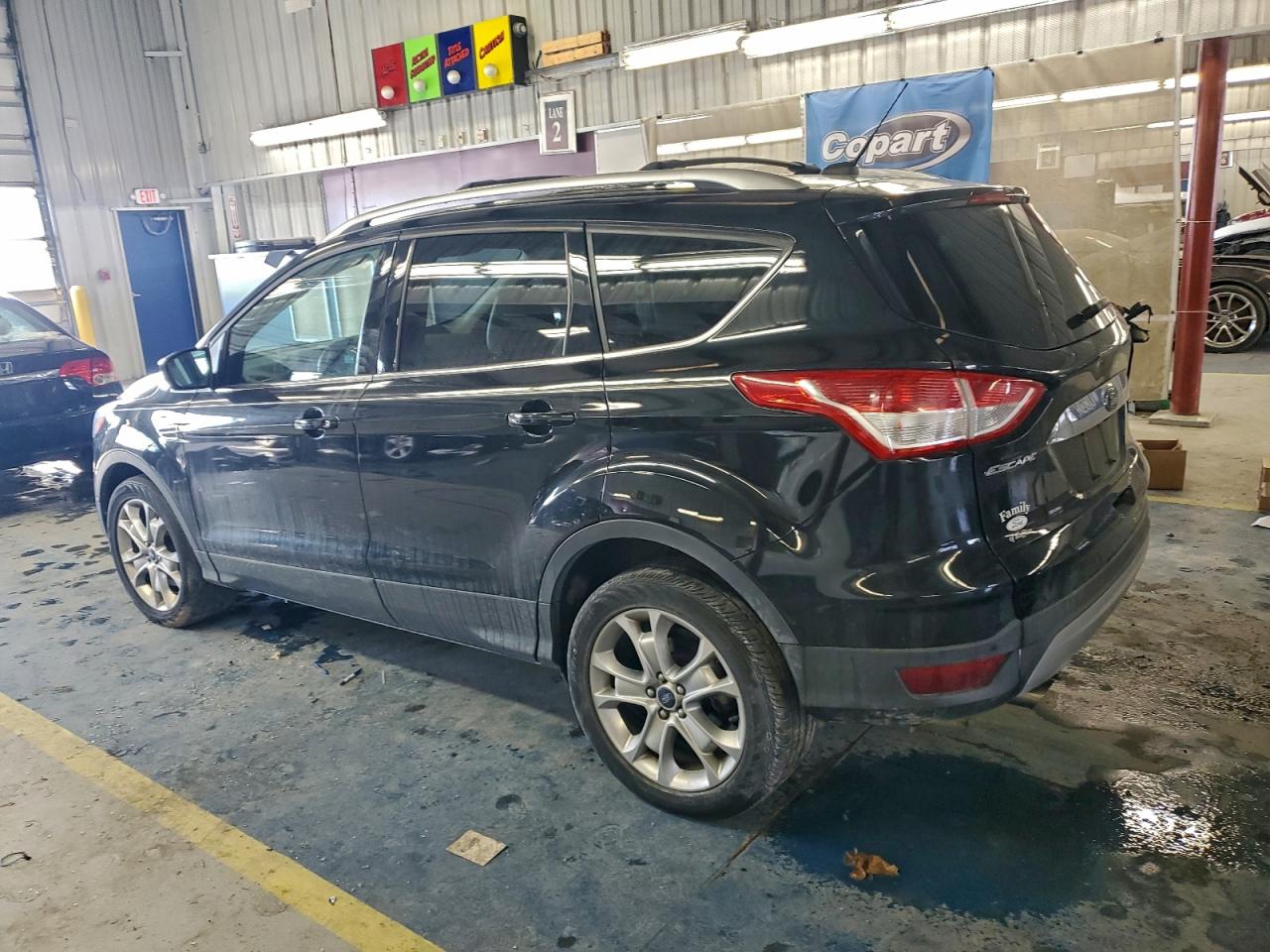 Ford Escape Titanium Image 2