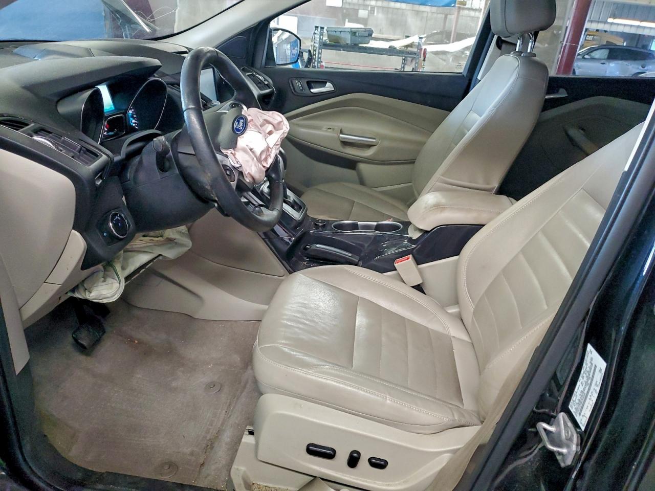 Ford Escape Titanium Image 7