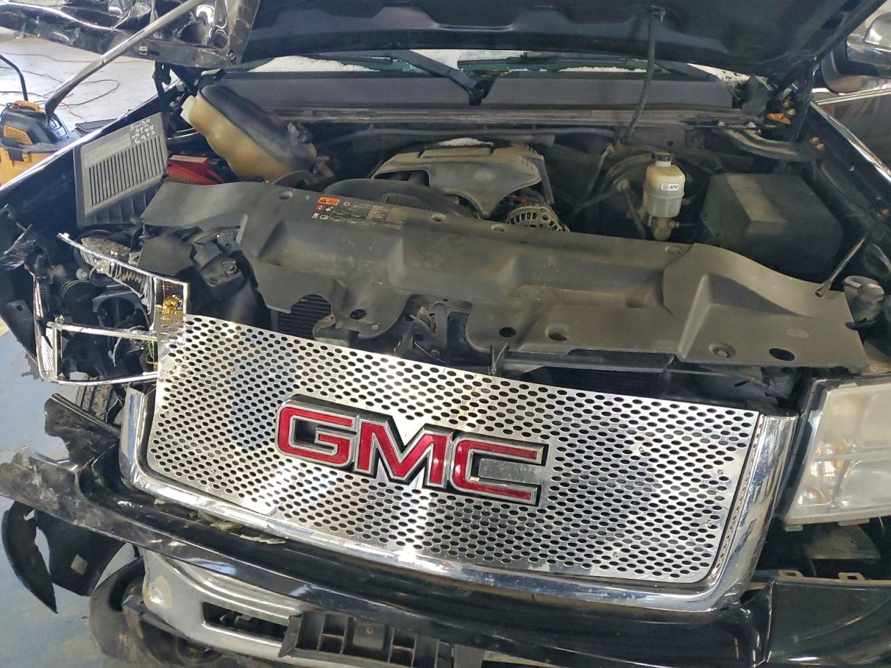 GMC Sierra K1500 Sle Image 11