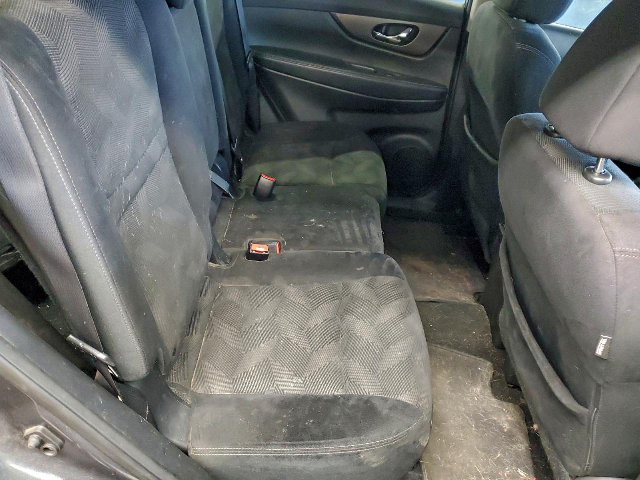 Nissan Rogue S Image 6