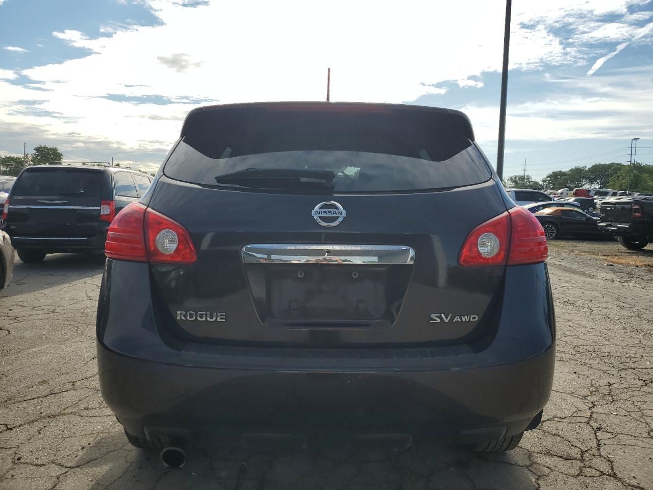 Nissan Rogue S Image 2