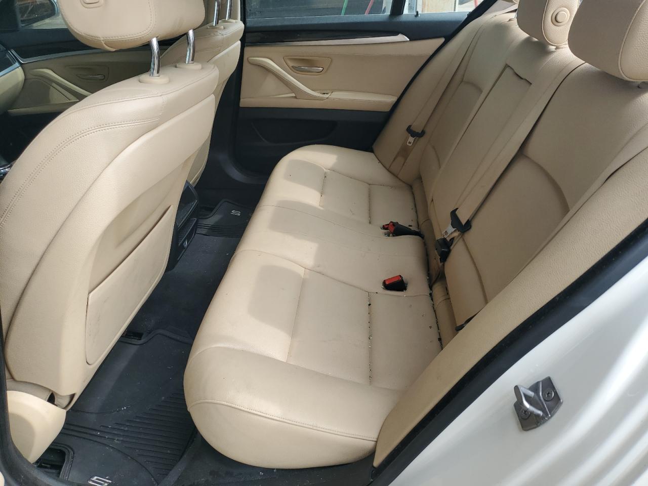 BMW 5 Series Xi Image 2