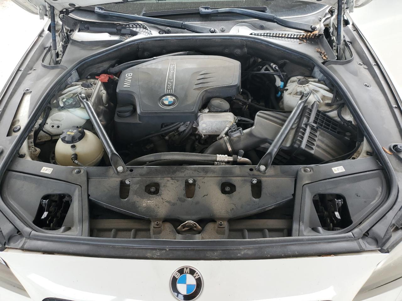 BMW 5 Series Xi Image 3