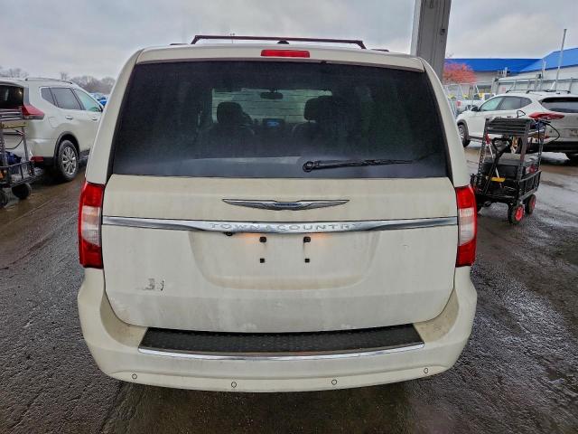 Chrysler Minivan Touring L Image 7