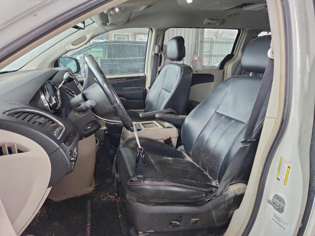 Chrysler Minivan Touring L Image 4