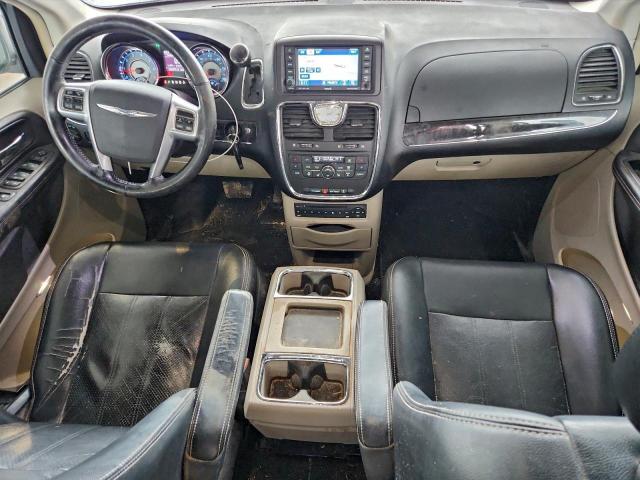 Chrysler Minivan Touring L Image 9