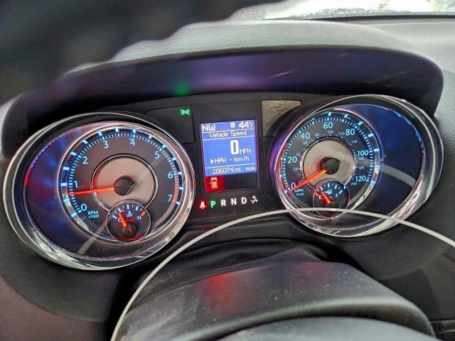 Chrysler Minivan Touring L Image 11