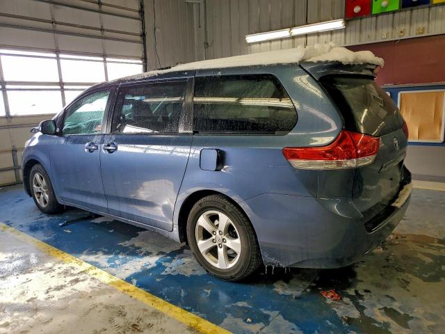 Toyota Sienna Le Image 13