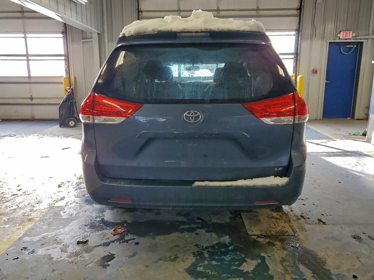 Toyota Sienna Le Image 6