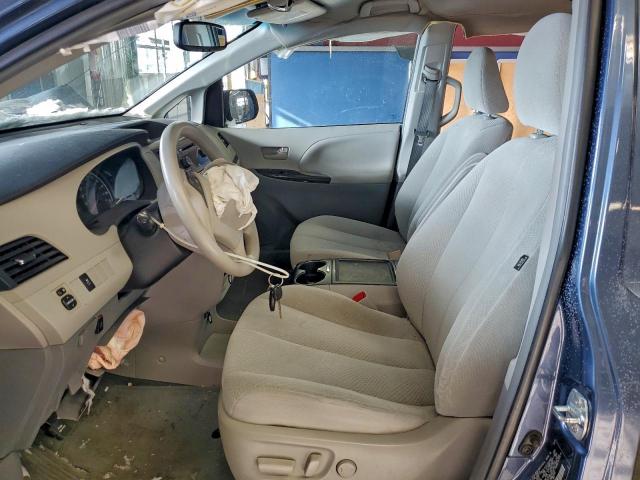 Toyota Sienna Le Image 7