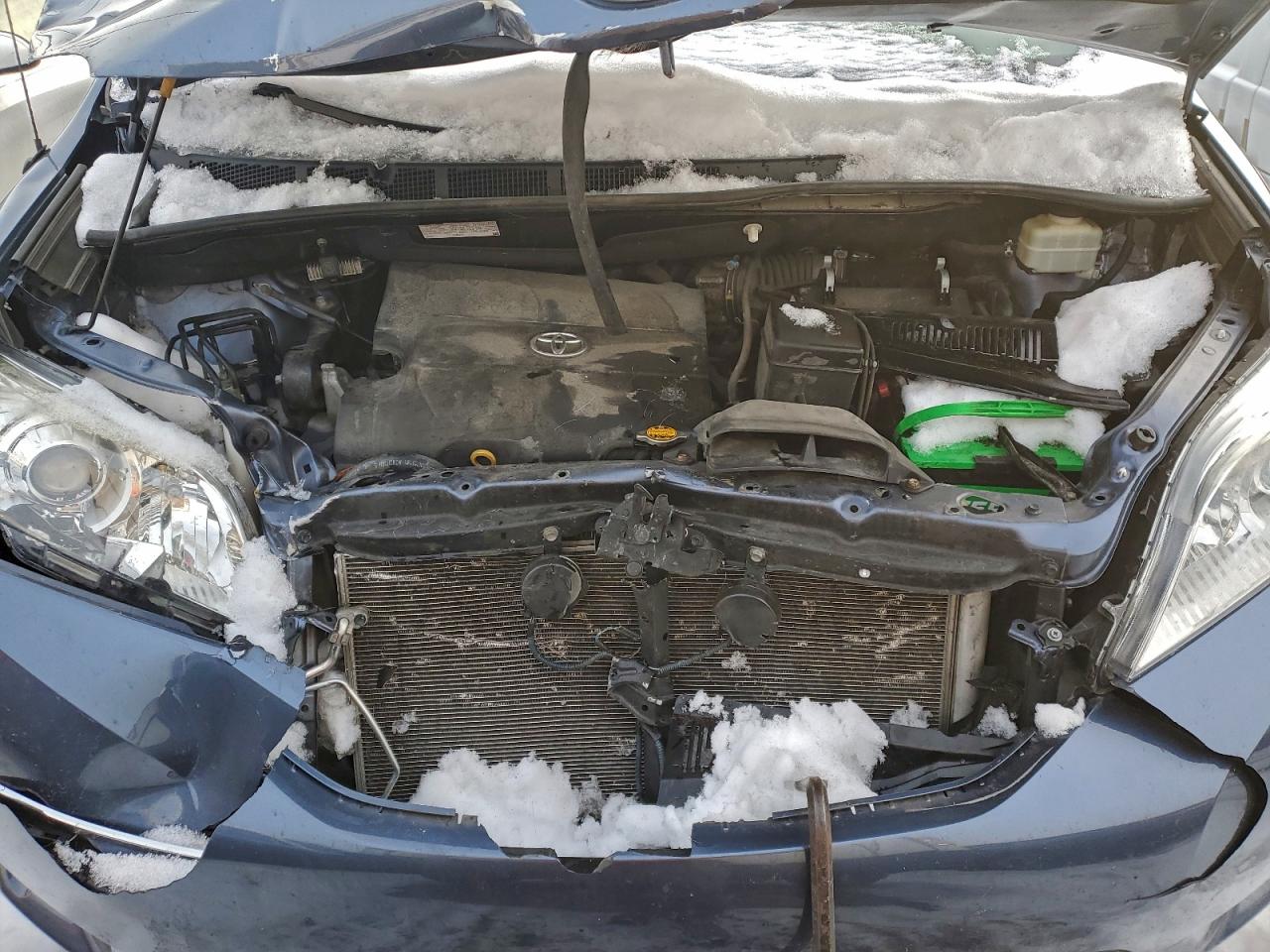 Toyota Sienna Le Image 10