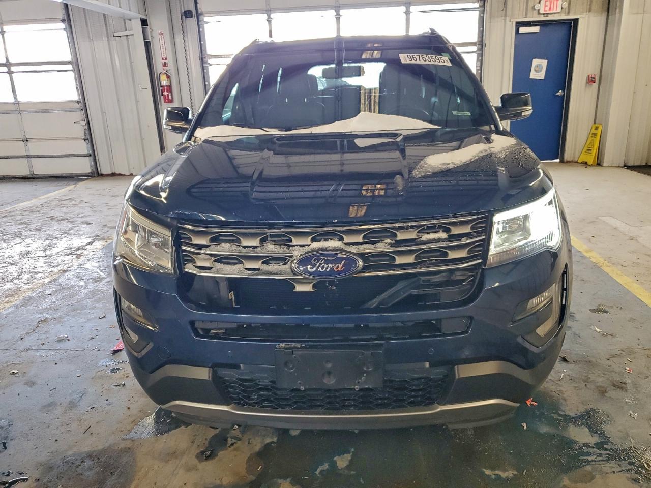 Ford Explorer Xlt Image 9