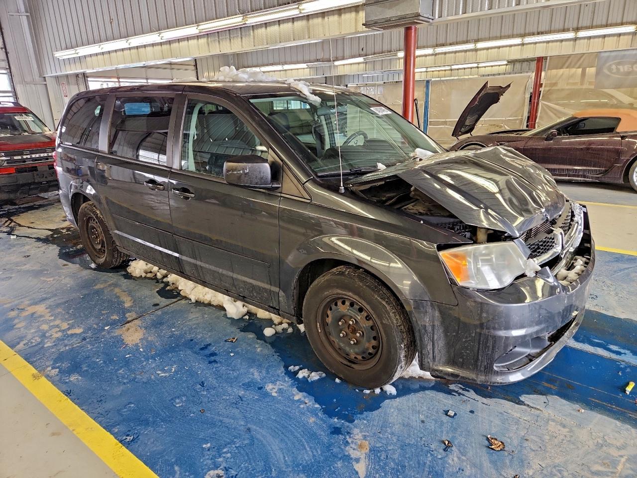 Dodge Caravan Express Image 3