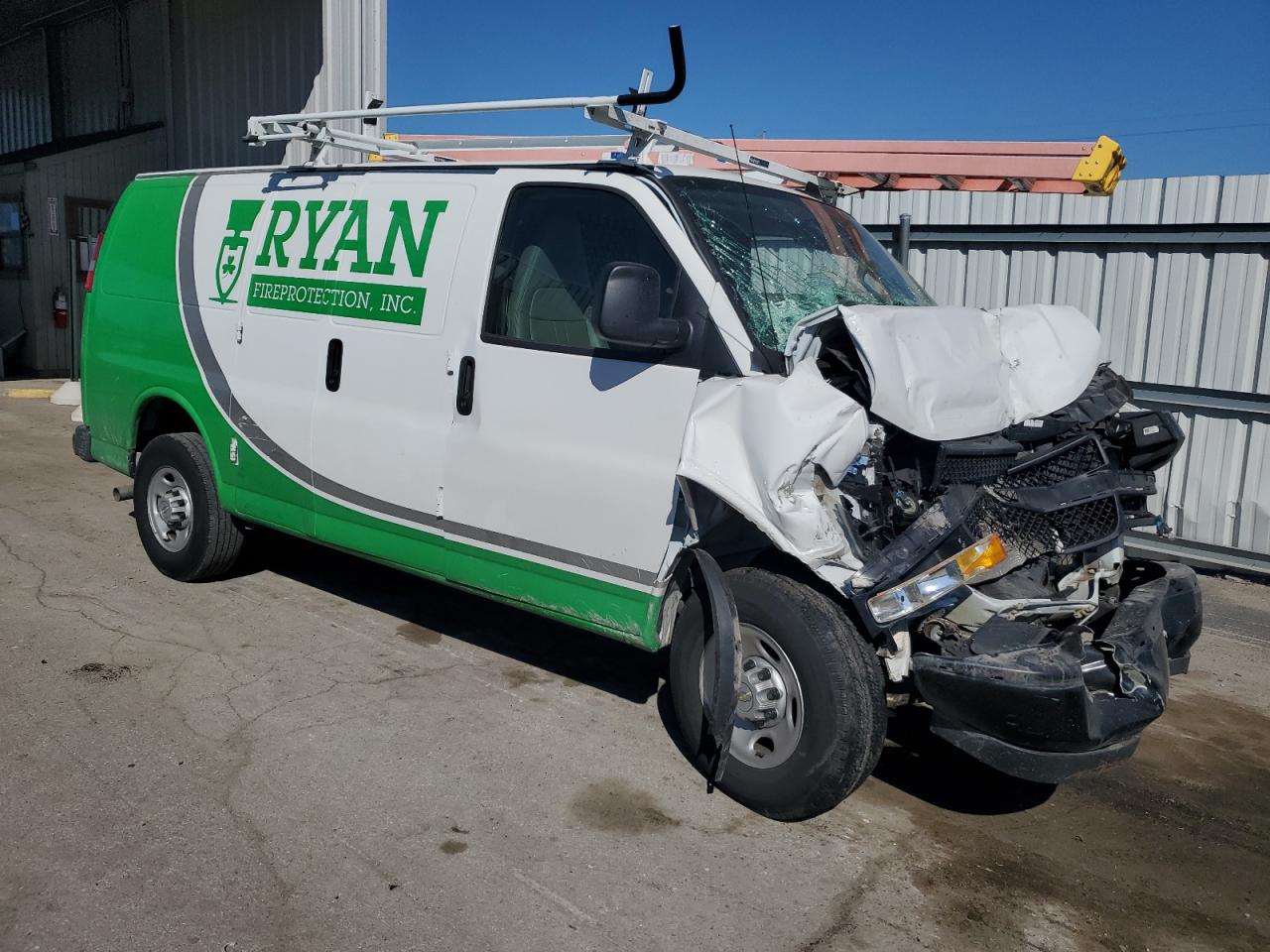 Chevrolet Express Image 12