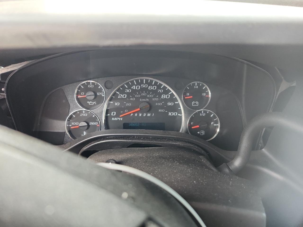 Chevrolet Express Image 5