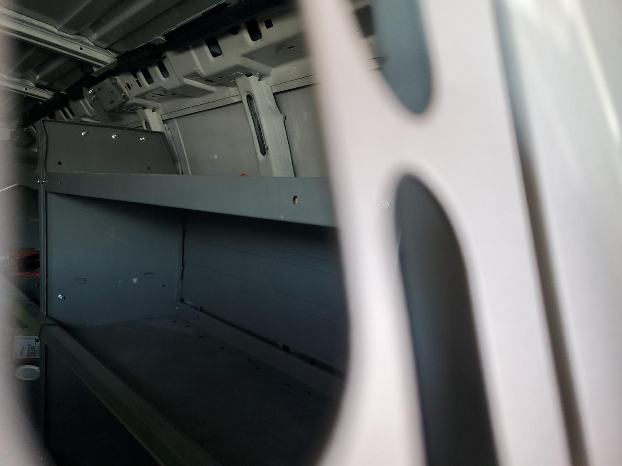 Chevrolet Express Image 8